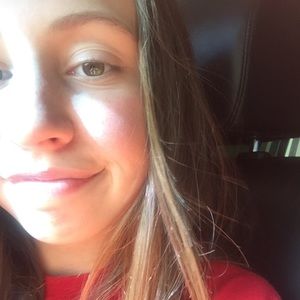 Meet your Posher, Clara clarke