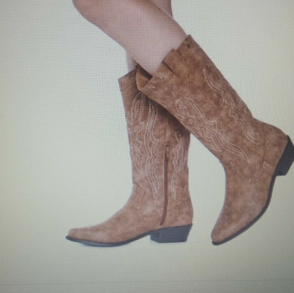 COWBOY BOOTS