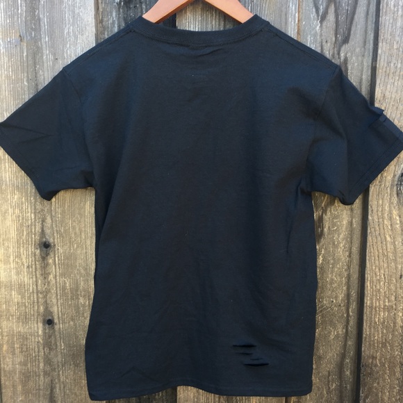 UNISEX Alternation Distressed Tee - Picture 4 of 4