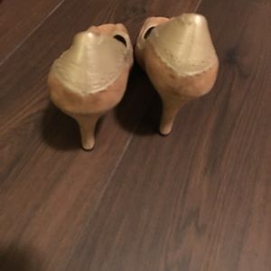 Beige heels
