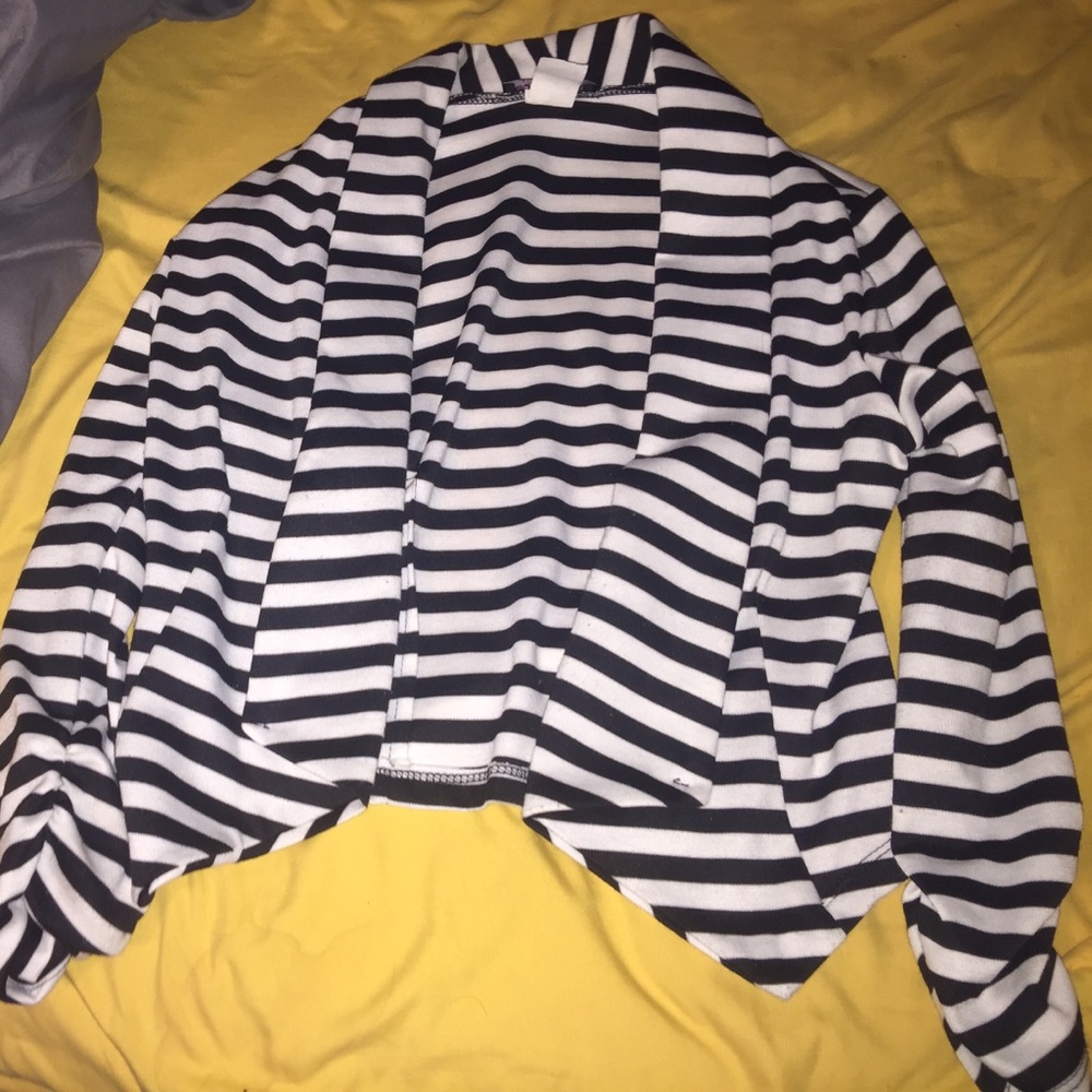 Black and white blazer!!