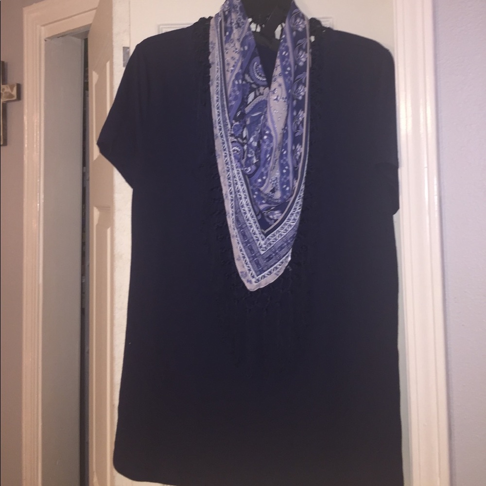 Blouse with attachable scarf