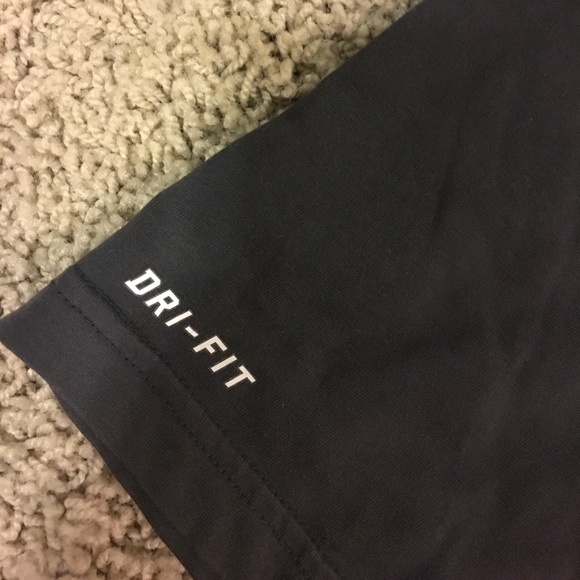 Nike men basketball dri fit t shirt - Picture 3 of 4