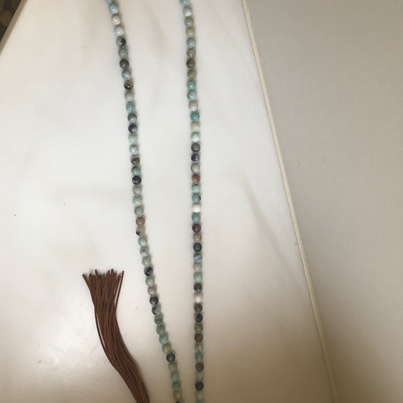 Beautiful beaded necklace with Suede tassel - Picture 3 of 3