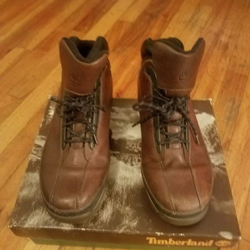 TIMBERLAND BOOTS