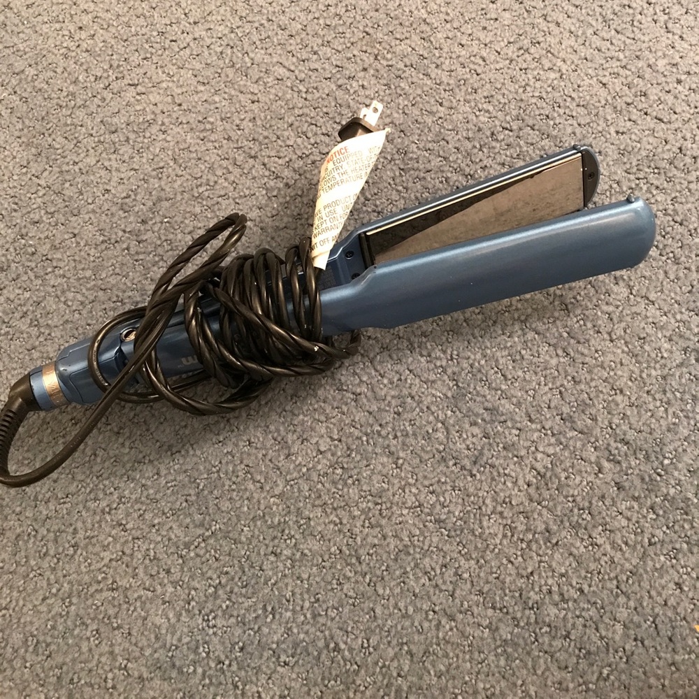 Nano titanium by babyliss pro straightener