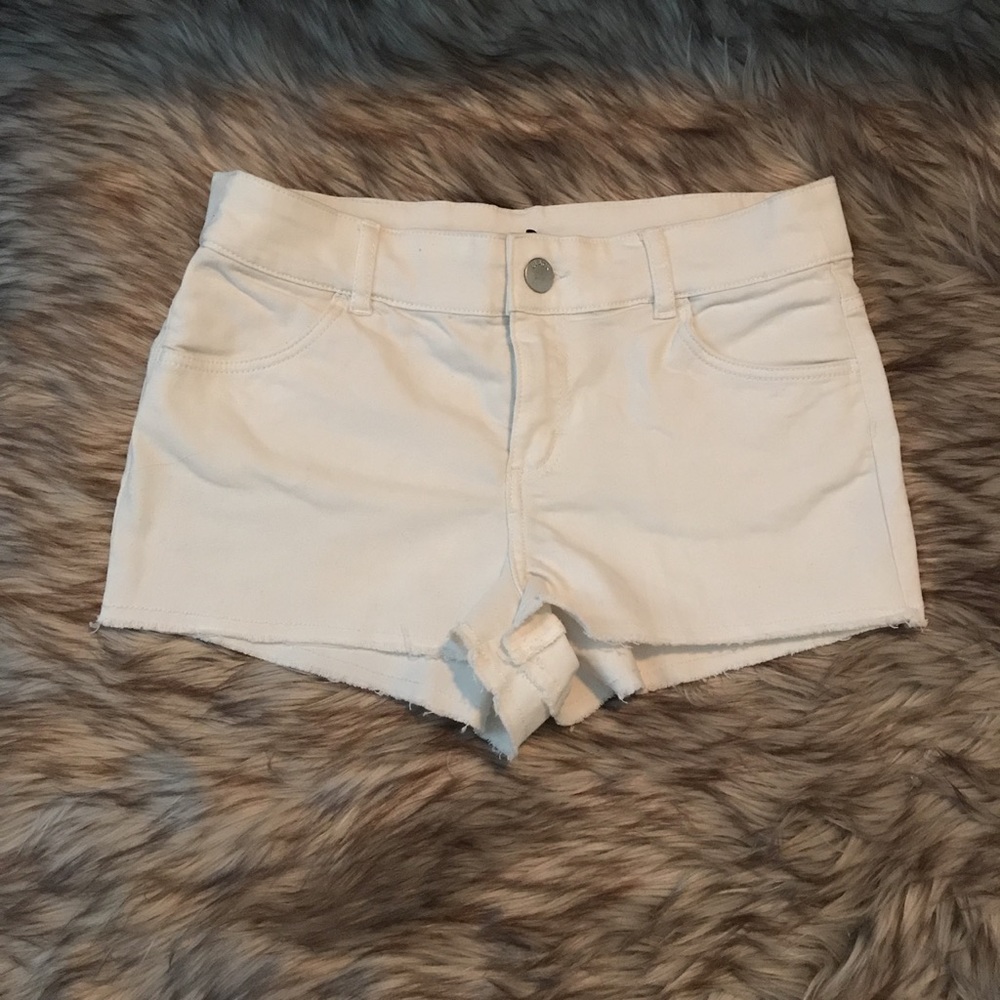 H&M WHITE MID RISE SHORT - SIZE 4 (SMALL)