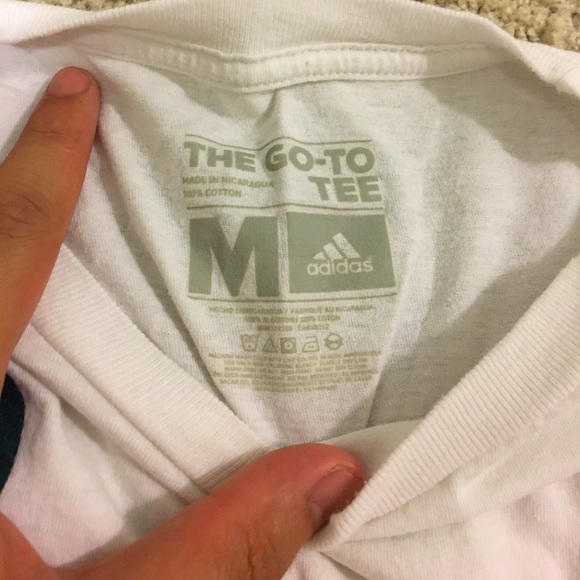 Adidas t shirt - Picture 2 of 4