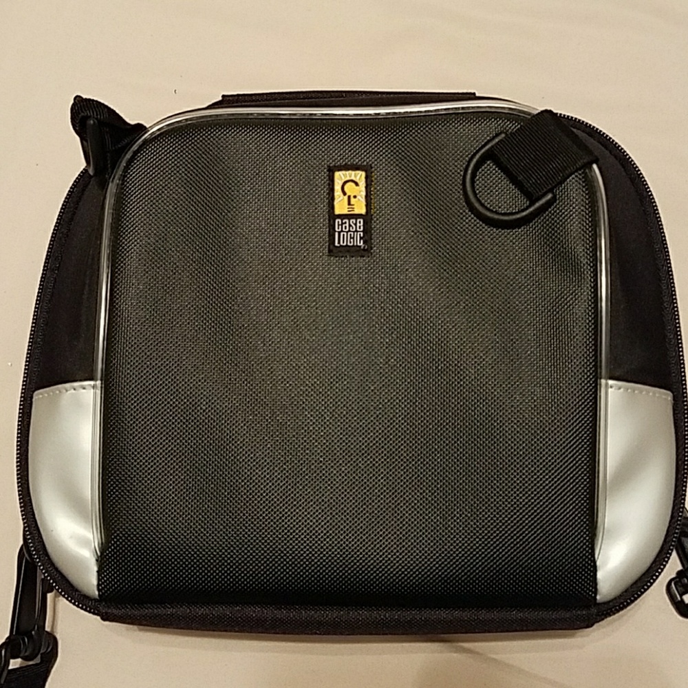 Case Logic - Portable DVD case with charger