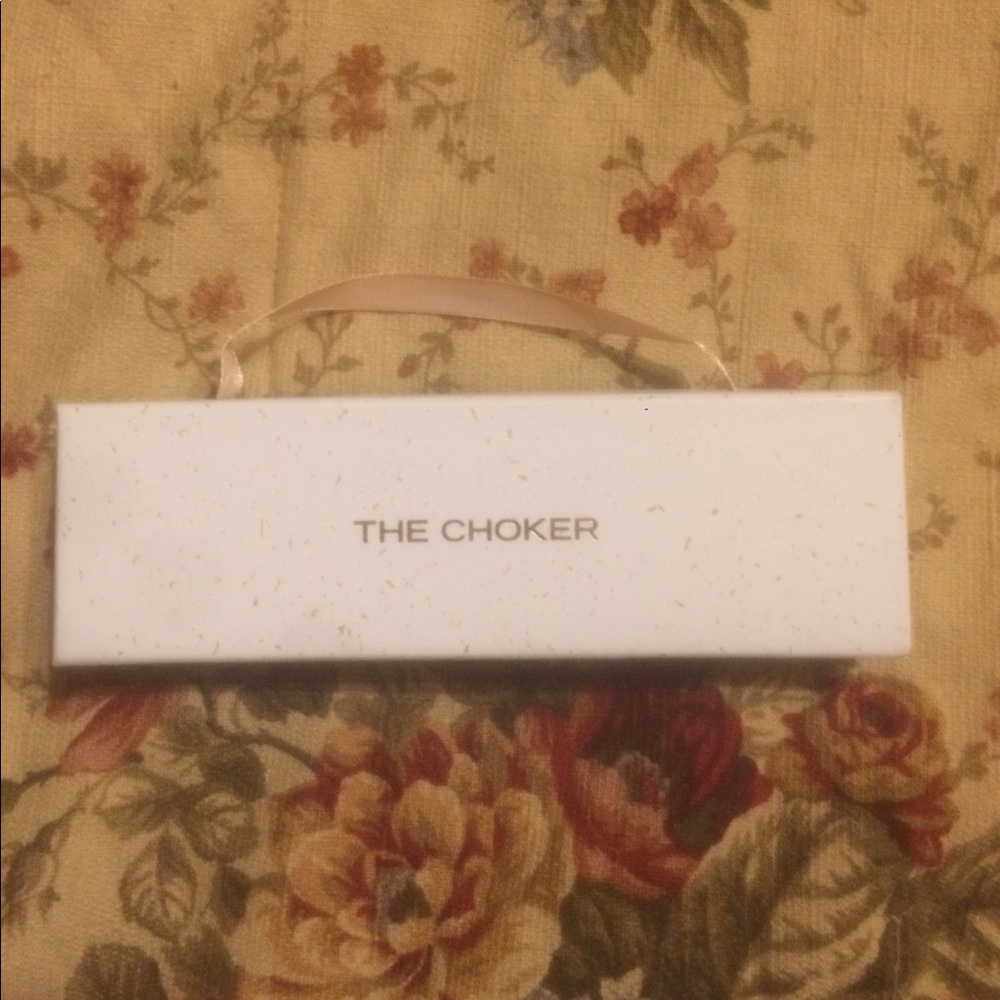 choker necklace