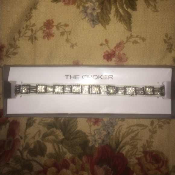 choker necklace - Picture 2 of 3