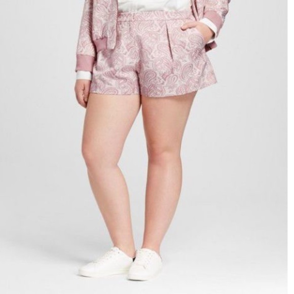 New Paisley pleated jacquard shorts in plus size - Picture 1 of 3
