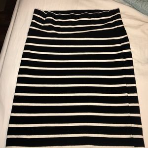 stripped b&w pencil skirt