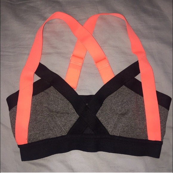 SOLD (2) NWOT Aritzia Sports Bras - Picture 1 of 4