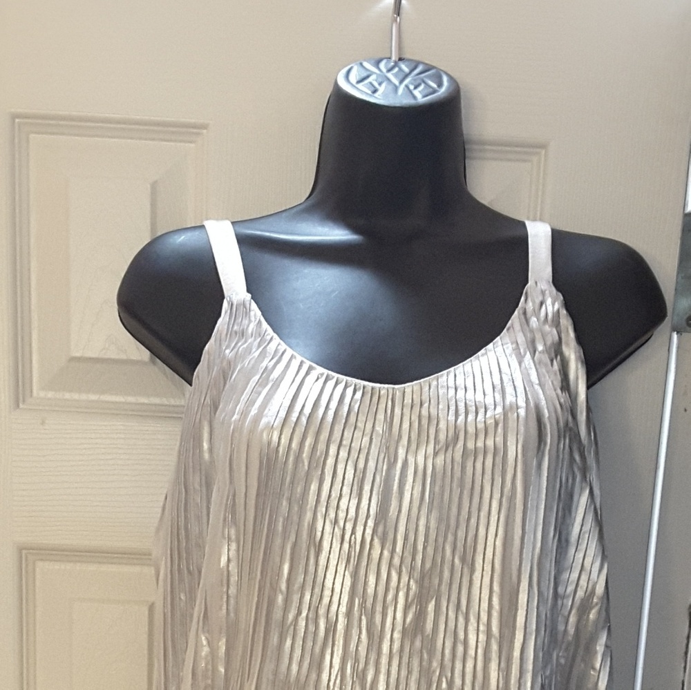 ANA Brand Ladies Metallic Swing Pleated Tank