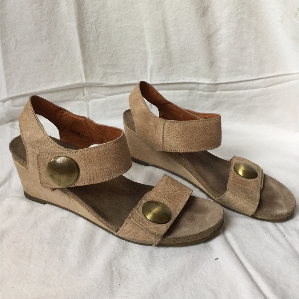 Taos Taupe "Carousel" Leather Sandals