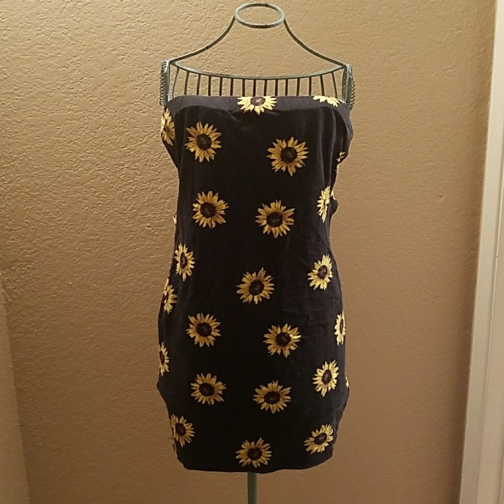Forever 21 Black Floral Bodycon Mini Dress!