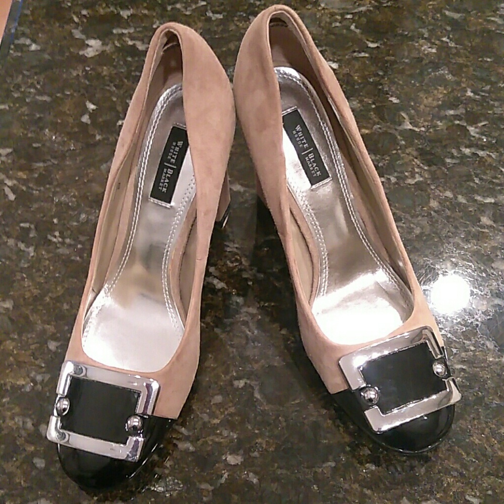 Black and White Pump