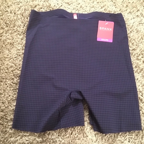 NWT Spanx girl short shaper - Picture 2 of 5