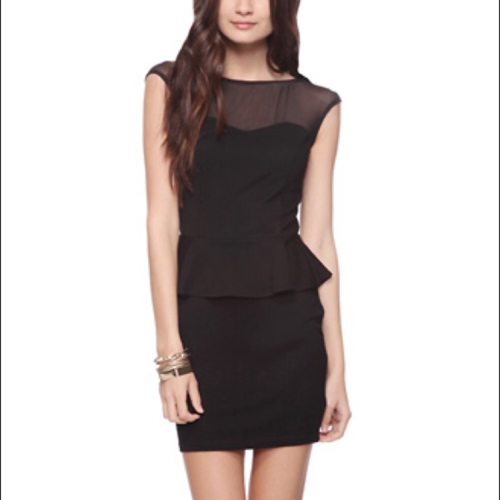🎈NWT black fitted dress with mesh top!