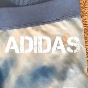 Adidas "sky" cropped leggings. Size: L