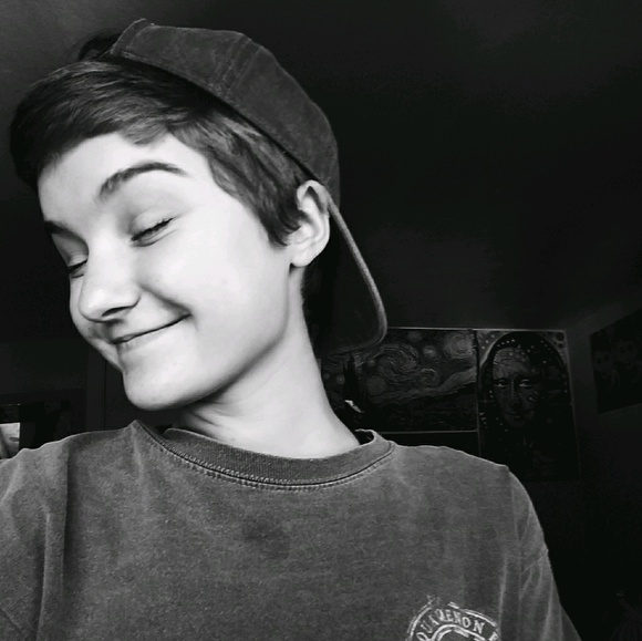 Meet your Posher, Hannah - Picture 1 of 1