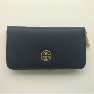 Tory Burch Robinson Zip Wallet Saffiano Black