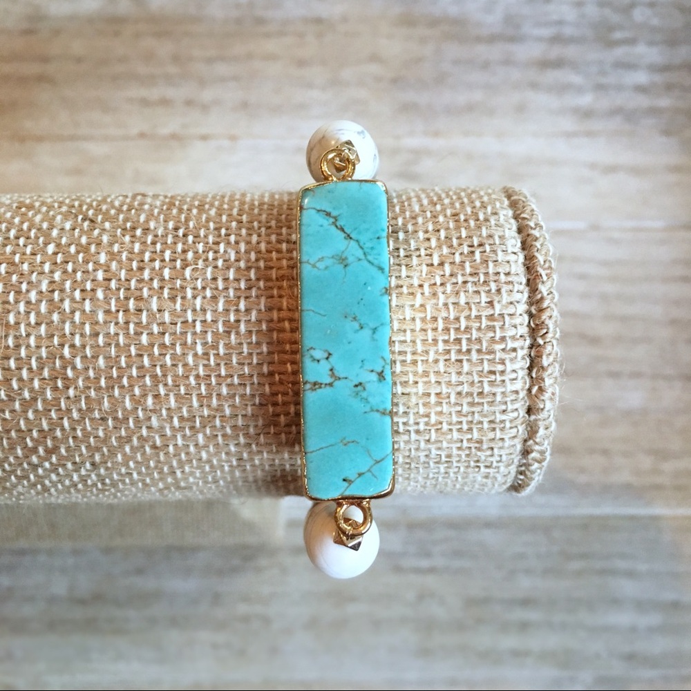 ☀️Boho Turquoise Howlite Stretch Bracelet☀️ - Picture 2 of 5