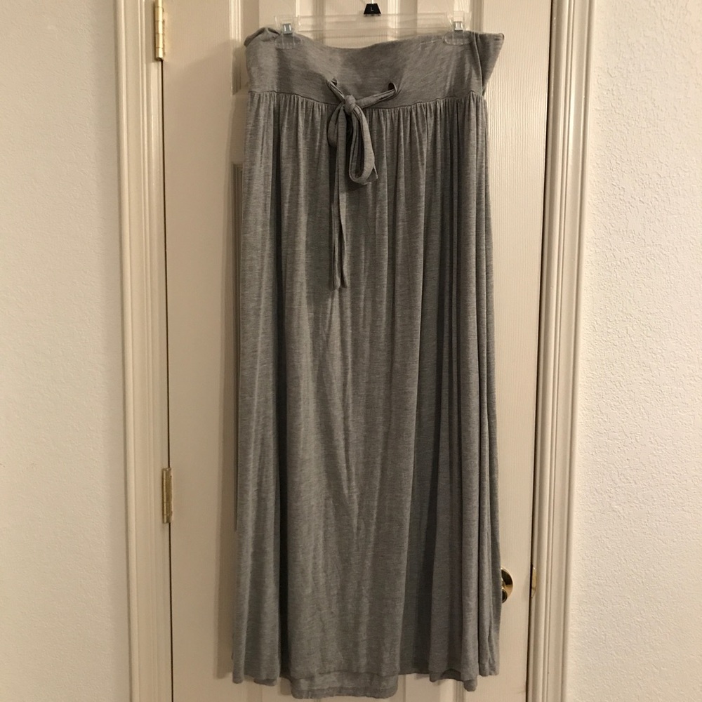 Maxi skirt, grey color