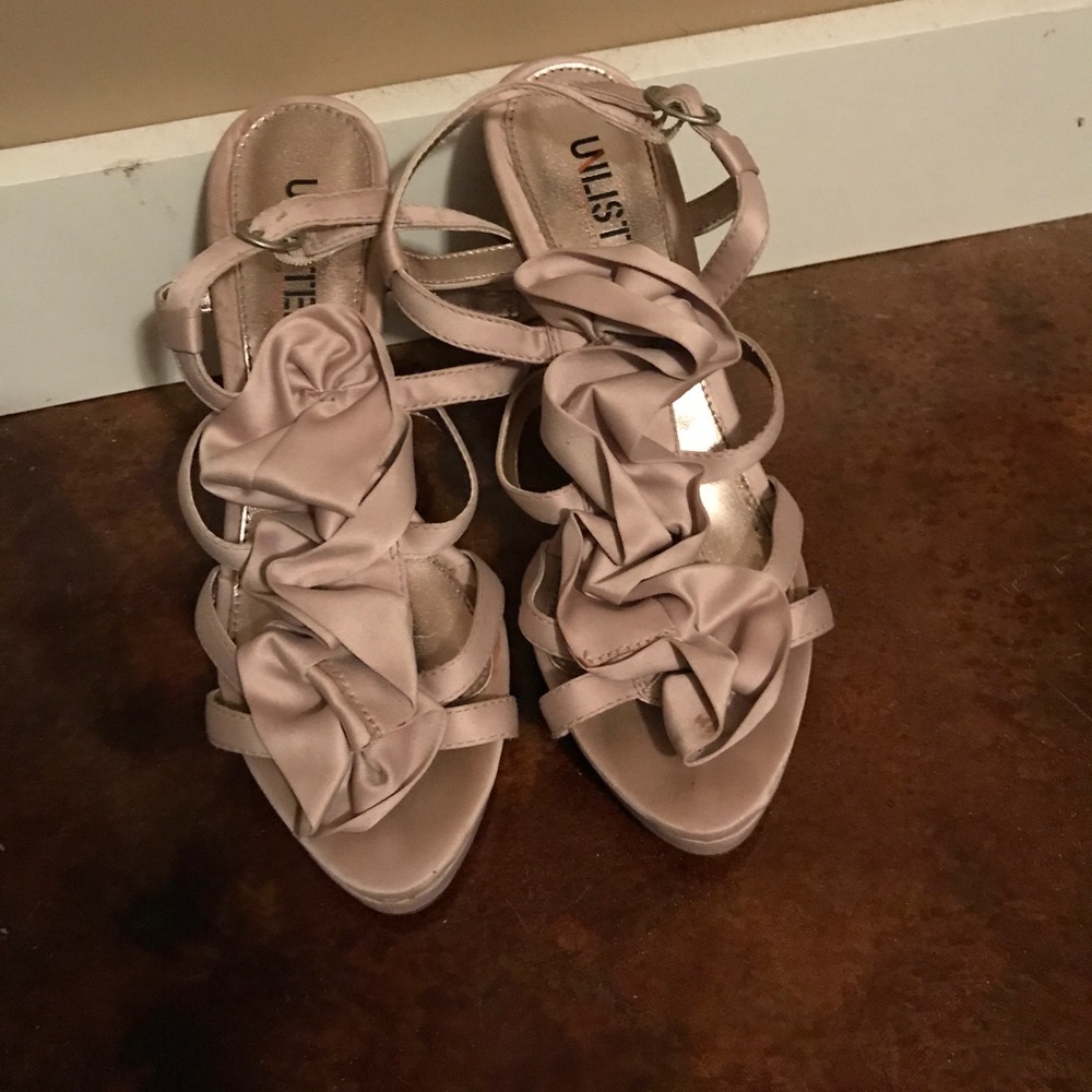 Nude ruffled heels!!