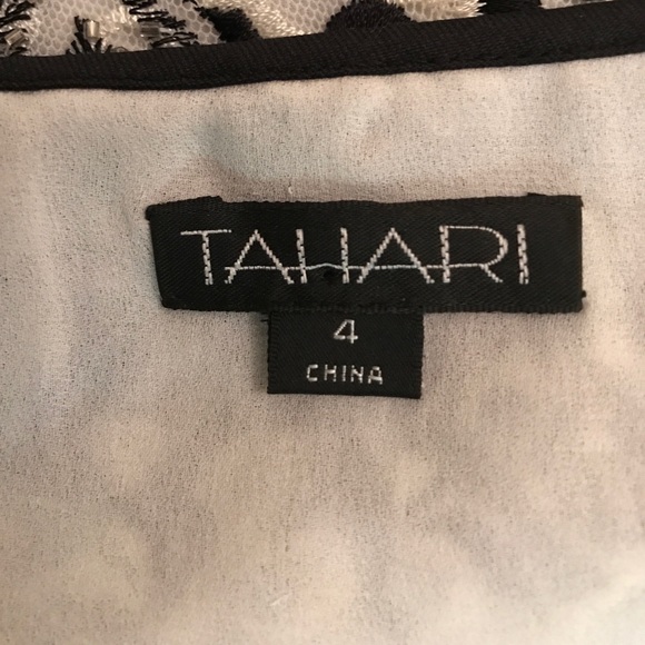 βΌοΈLAST DAYβΌοΈπHP!πTahari sequin and lace tank - Picture 5 of 6