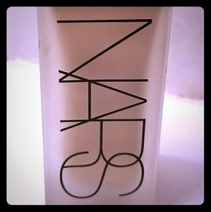 Nars All Day Luminous Weightless Foundation