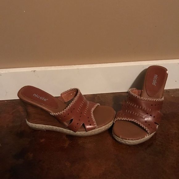 Brown leather wedges! - Picture 2 of 2