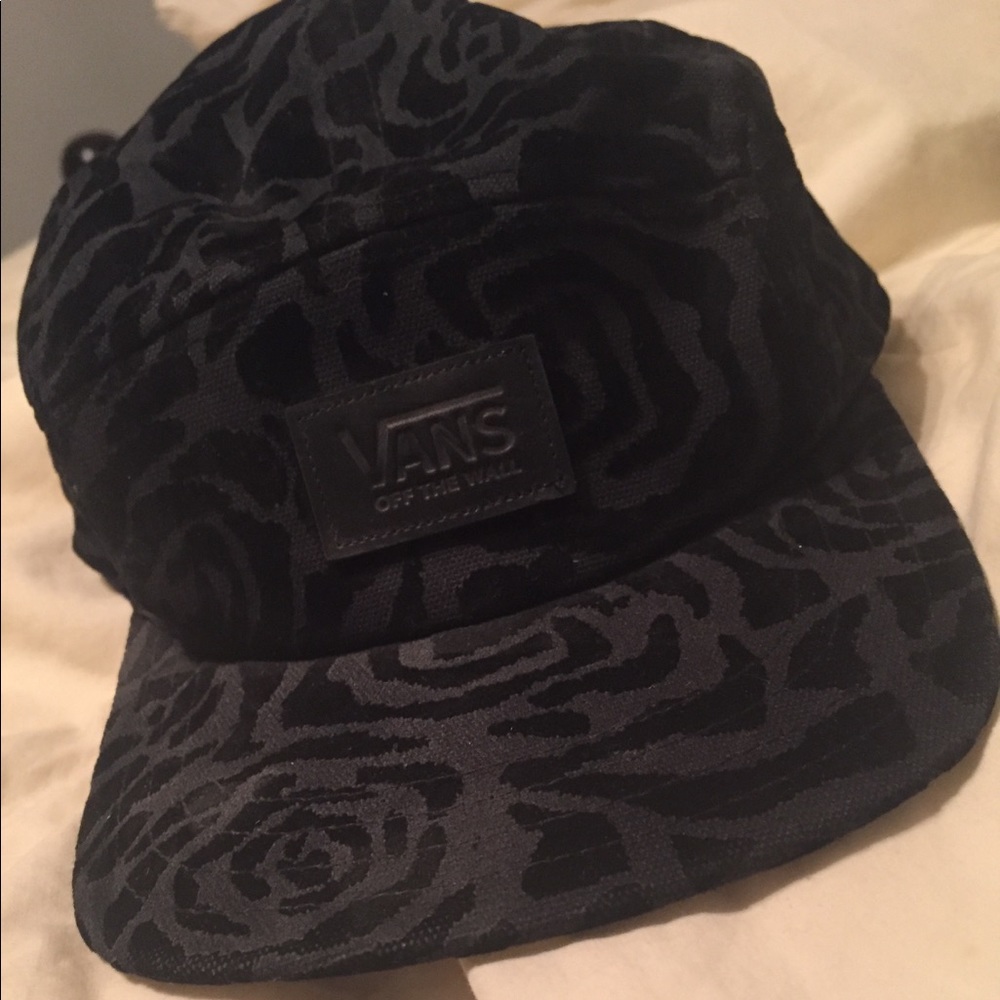 Vans black velvet rose hat