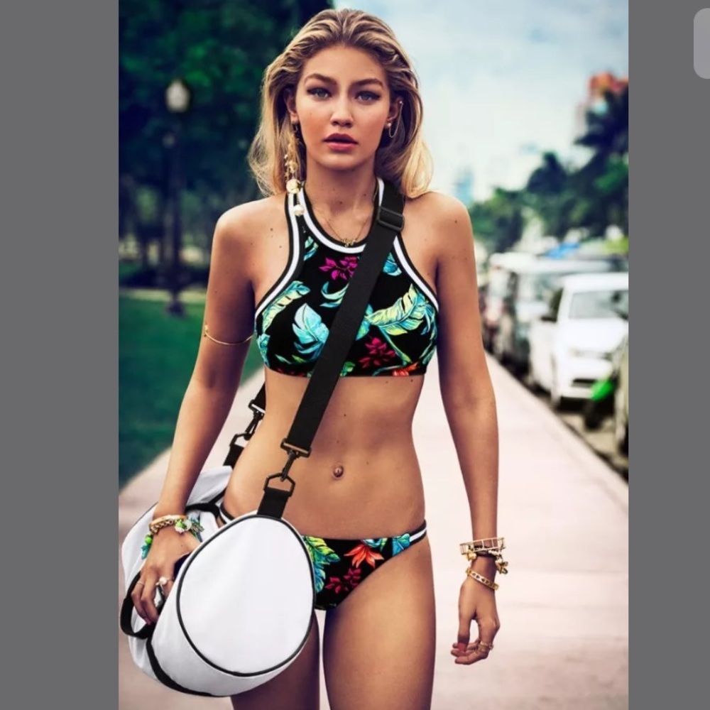 Seafolly bikini like new, worn by Gigi hadid