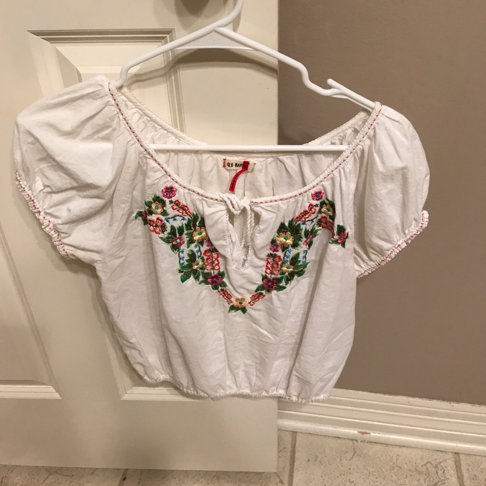 Mid-rise embroidered blouse