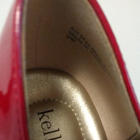 NWOT Kelly & Katie Red Patent Leather Bow Pumps - Picture 4 of 5