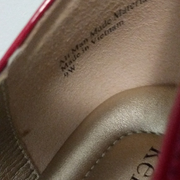 NWOT Kelly & Katie Red Patent Leather Bow Pumps - Picture 5 of 5