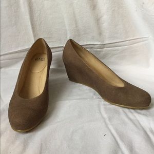 Stuart Weitzman Tan Goosebump "Comodo" Wedge Heel