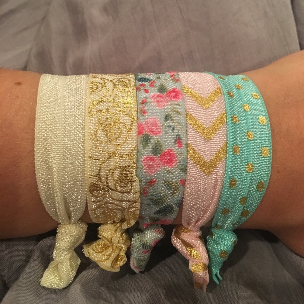 Handmade hair-ties! Add to bundle!