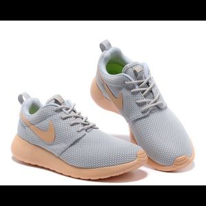 Nike Roshe Run Sneakers