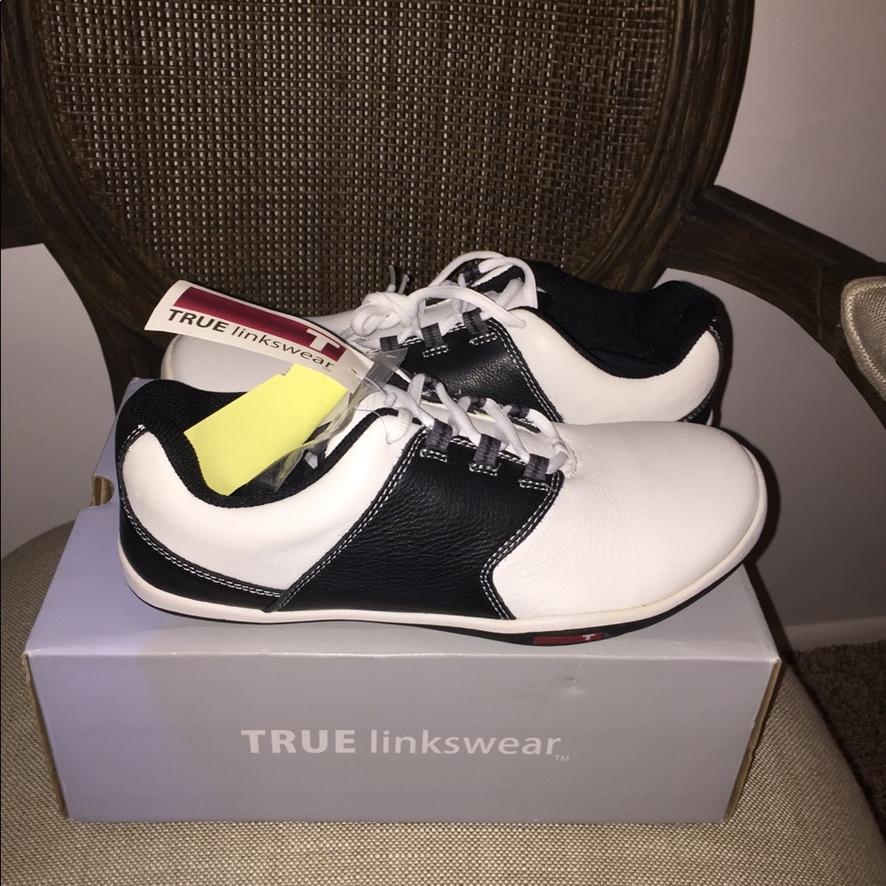 True Linkswear men's golfing shoe