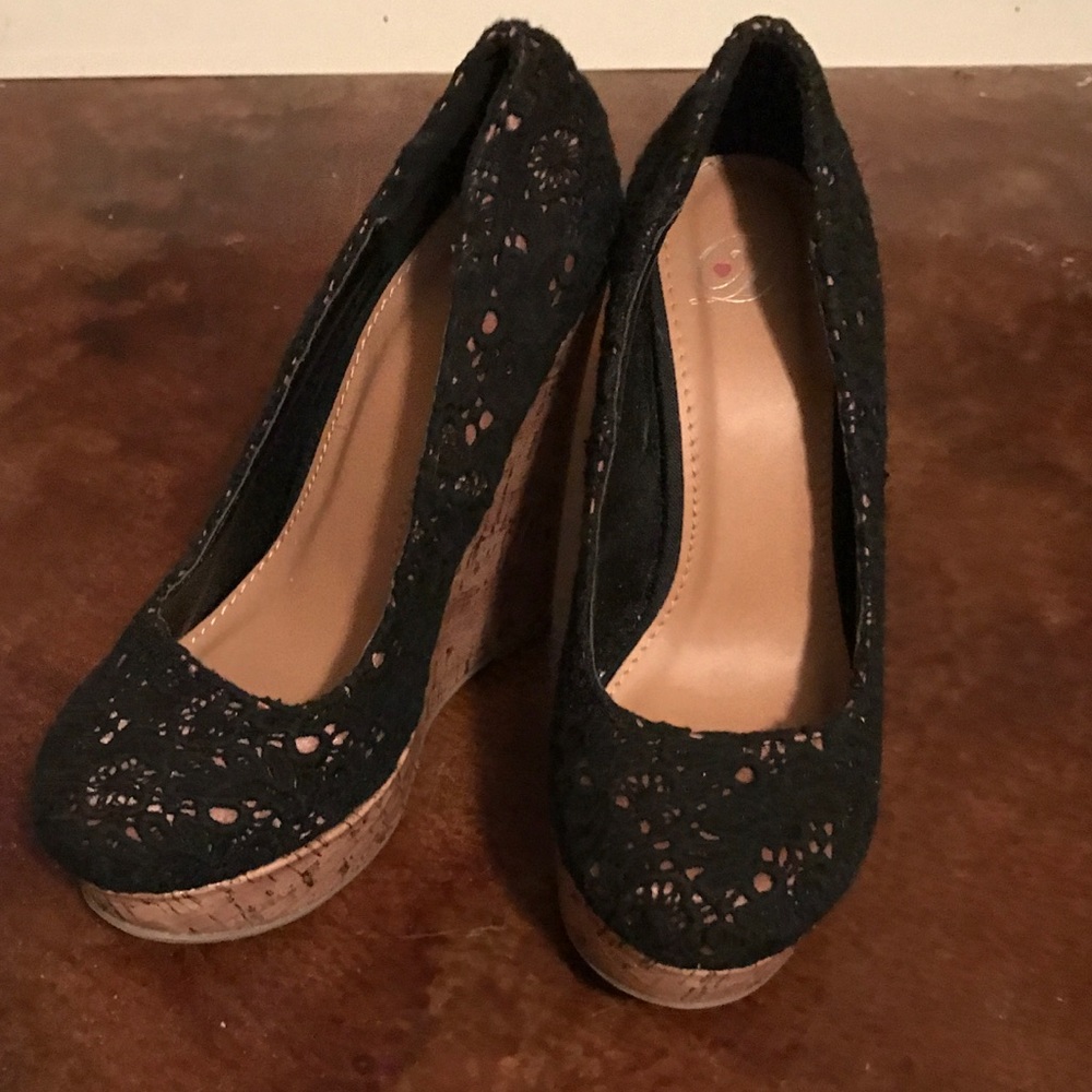 Black lace wedges!!!