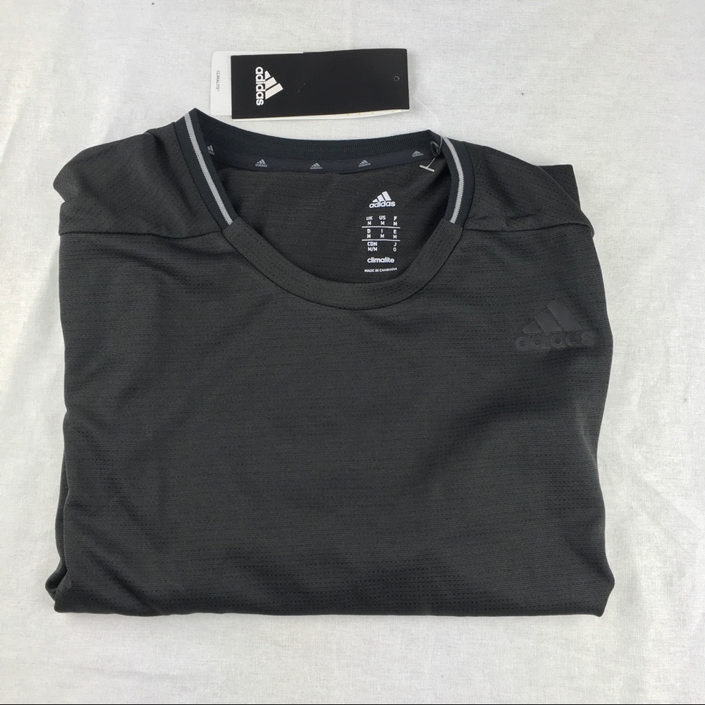 Men's Adidas short sleeve workout tee ,NEW.
