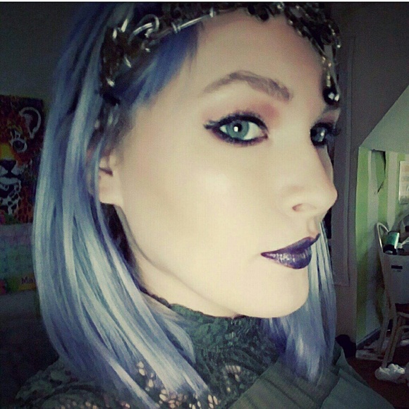 Meet the posher! I'm Brittany! - Picture 2 of 3