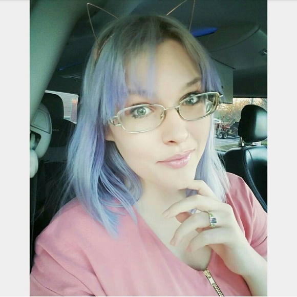 Meet the posher! I'm Brittany! - Picture 3 of 3