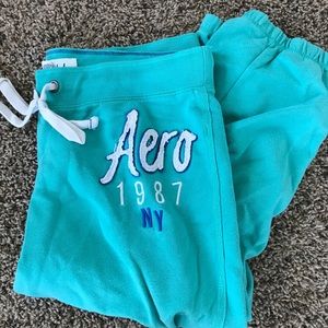 Aero crop sweat pants
