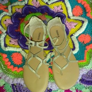 *CLOSET CLEAR OUT*Torrid 11 sandals stud detail