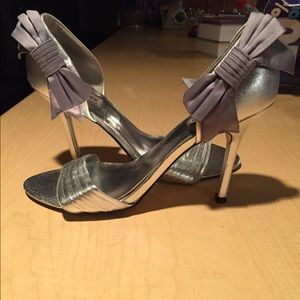 Silver Steve Madden heels size 9