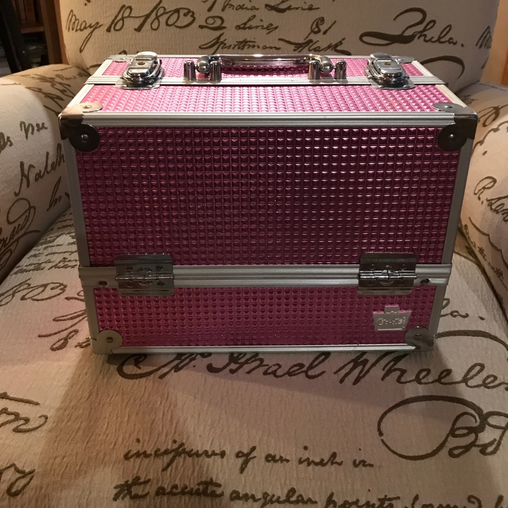 Cosmetics Train case